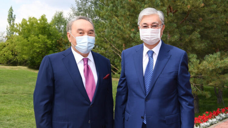 Нұрсұлтан Назарбаев ҚХА Төрағасы лауазымын Қасым-Жомарт Тоқаевқа тапсырды